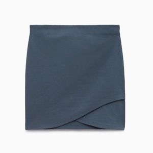 NWT Aritzia Tulip mini skirt